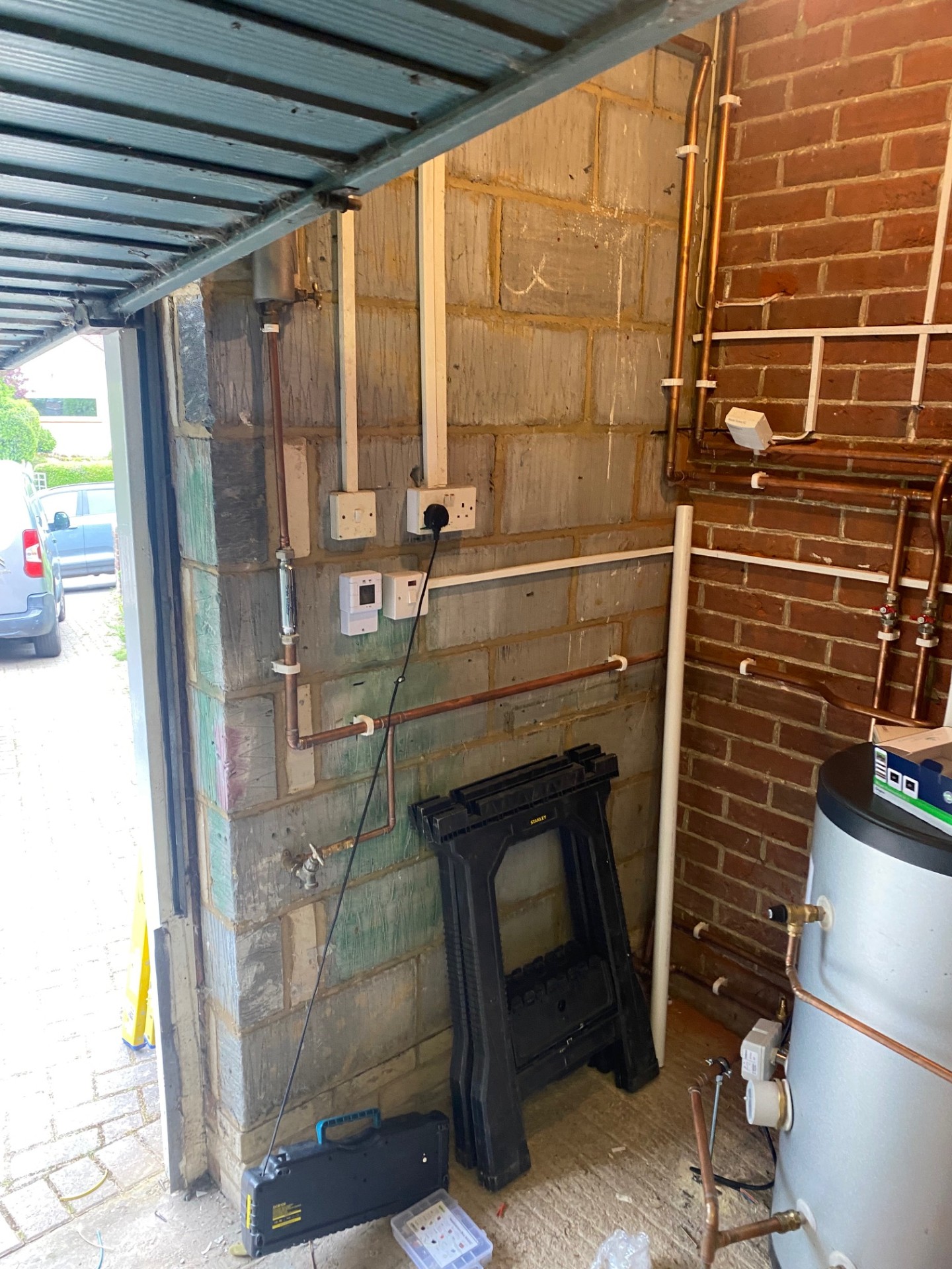 Garage electrical installation and lighting